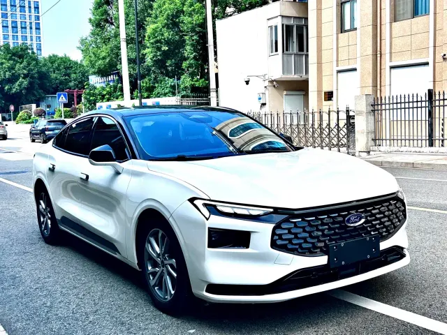 Ford Mondeo — Фото автомобиля 3