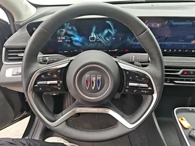Buick LaCrosse 2026 Model 28T Platinum Edition — Фото автомобиля 10