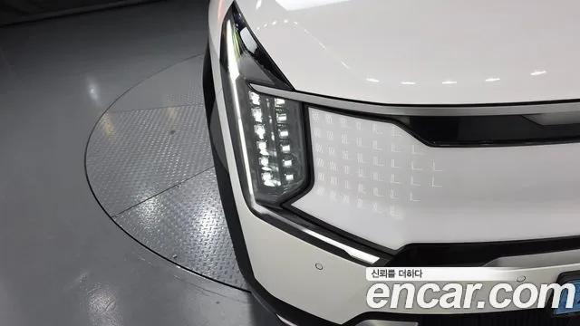 Kia EV9 — Фото автомобиля 7
