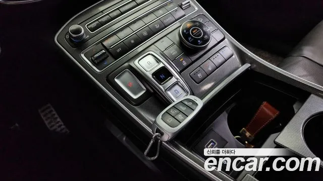 Hyundai Santafe — Фото автомобиля 9