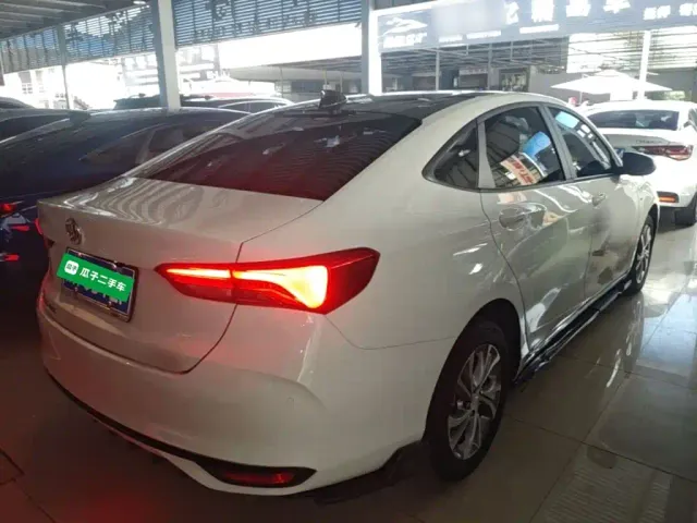 Buick Verano — Фото автомобиля 6