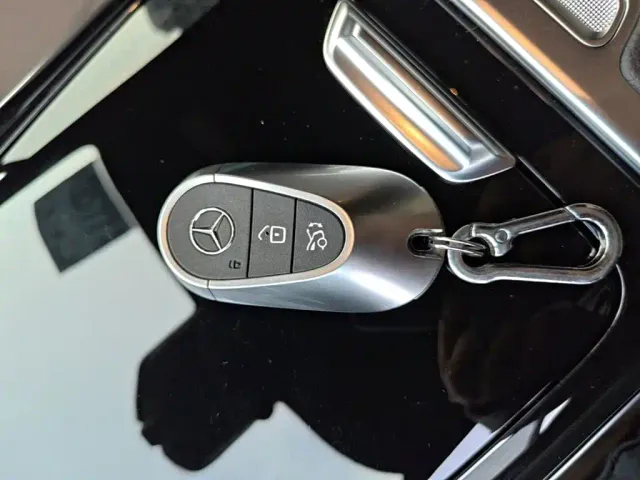 Mercedes-Benz EQE SUV — Фото автомобиля 8