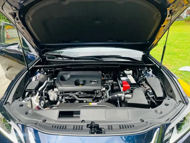 Lexus ES — Фото автомобиля 22