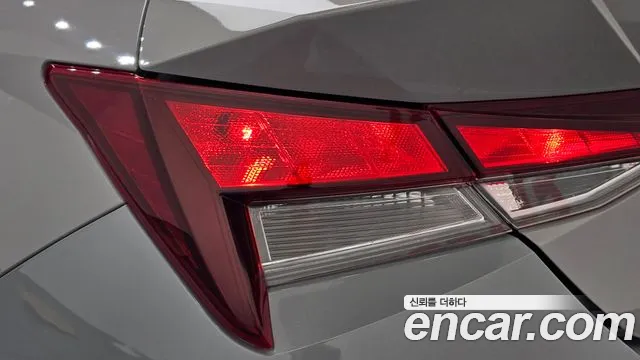 Hyundai Avante CN7 — Фото автомобиля 8