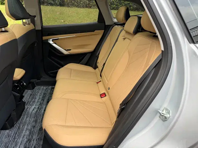 Geely Boyue L — Фото автомобиля 12