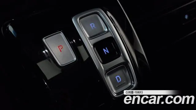 Hyundai Staria Staria 4WD Lounge 9 мест — Фото автомобиля 3