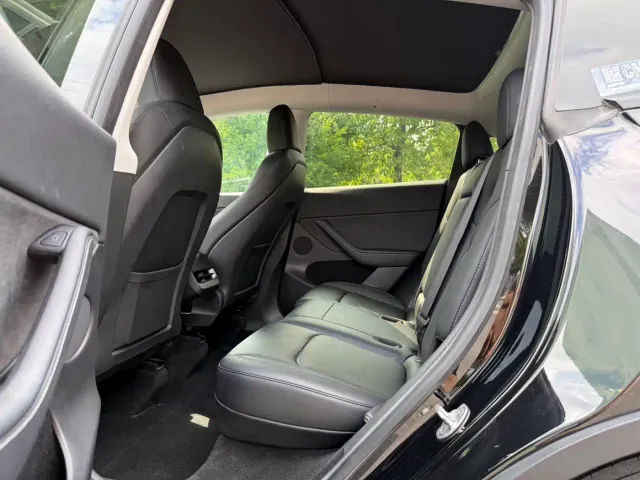 Tesla Model Y — Фото автомобиля 10