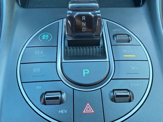 BYD Seal 05 DM-i — Фото автомобиля 13