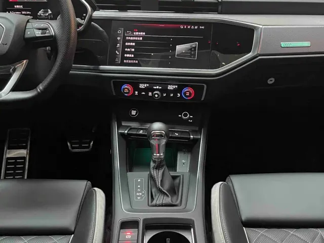 Audi Audi Q3 2024 35 TFSI Fashion Sport — Фото автомобиля 7