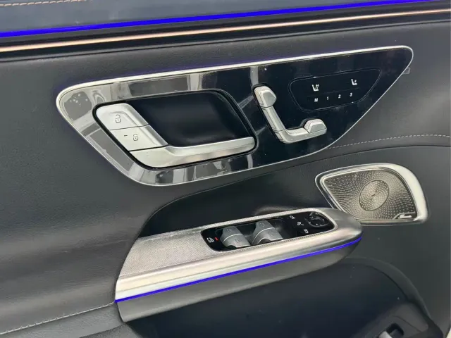 Mercedes-Benz EQE SUV — Фото автомобиля 9
