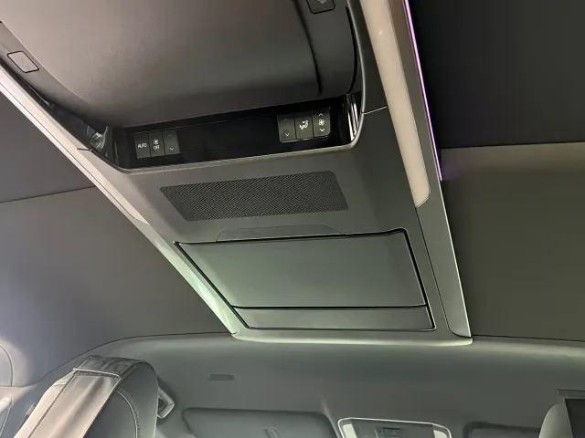 Toyota Vellfire — Фото автомобиля 20