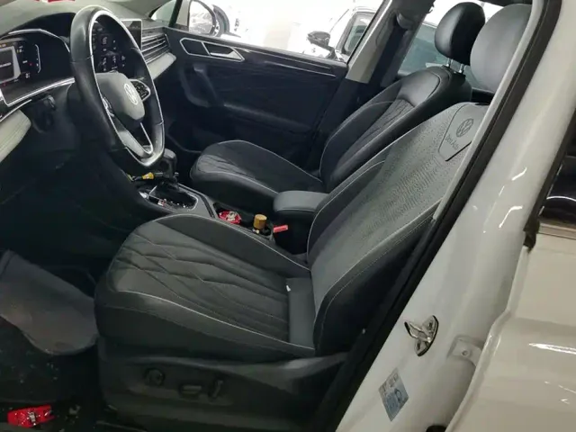 Volkswagen Tiguan L — Фото автомобиля 9