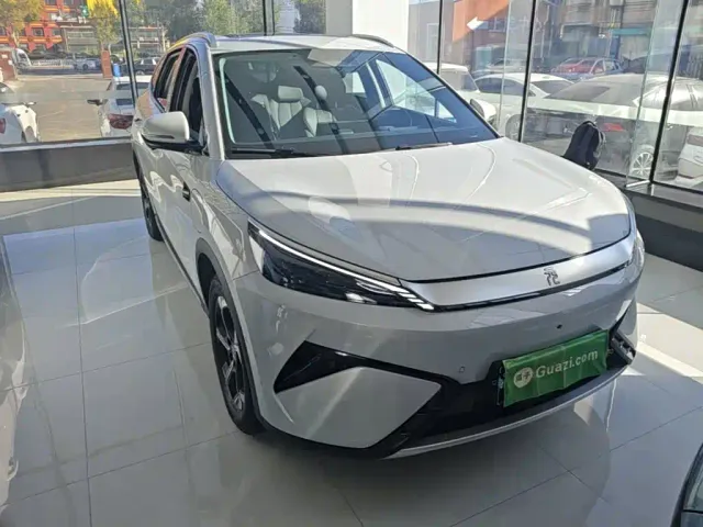 BYD Yuan PLUS — Фото автомобиля 3