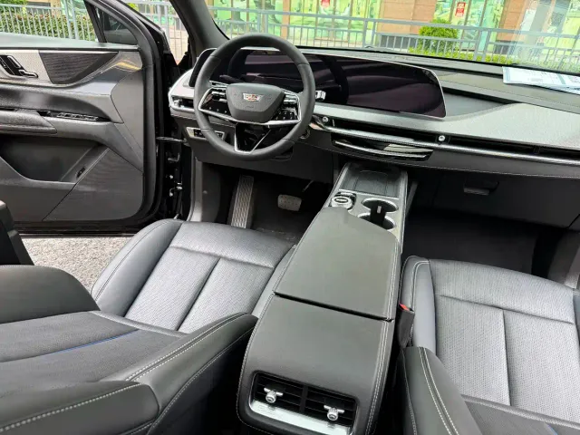 Cadillac CT5 — Фото автомобиля 4