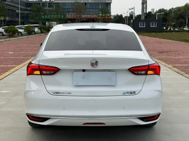 Buick Verano — Фото автомобиля 8