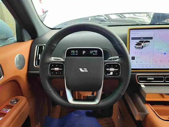 Li Auto L7 — Фото автомобиля 12