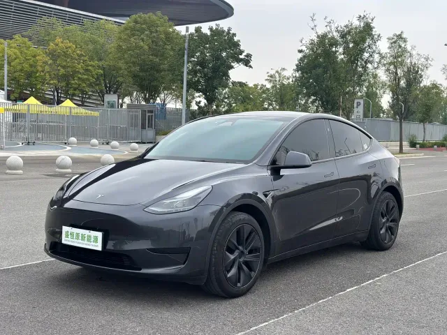 Фотография автомобиля — Tesla Model Y