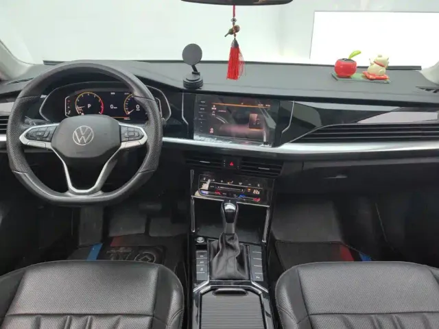 Volkswagen Passat — Фото автомобиля 12