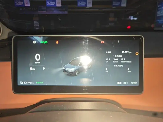 Leapmotor C10 — Фото автомобиля 11