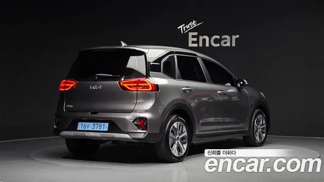 Kia Niro — Фото автомобиля 2