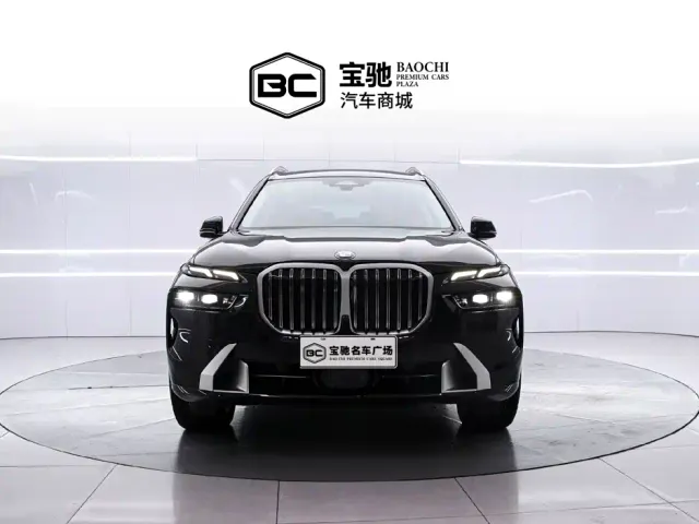 BMW X7 — Фото автомобиля 2