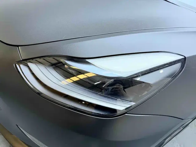 Tesla Model 3 — Фото автомобиля 21