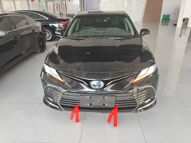 Toyota Camry — Фото автомобиля 2