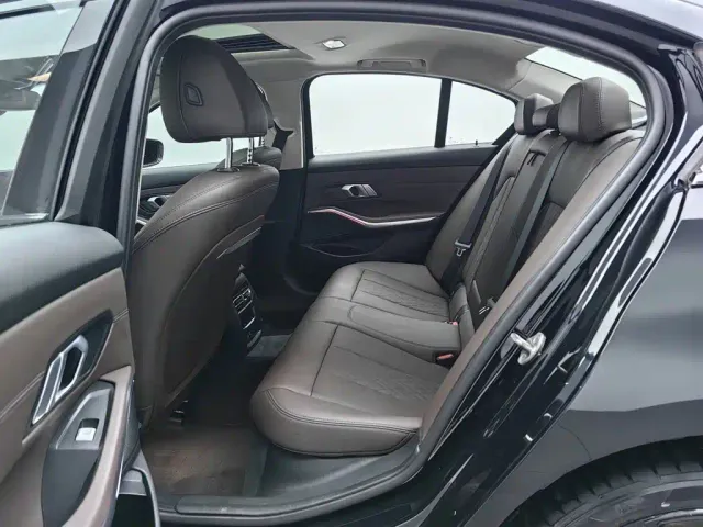 BMW 3 Series — Фото автомобиля 15