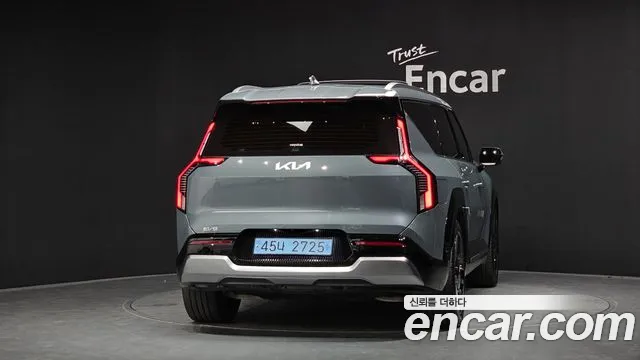 Kia EV9 — Фото автомобиля 4