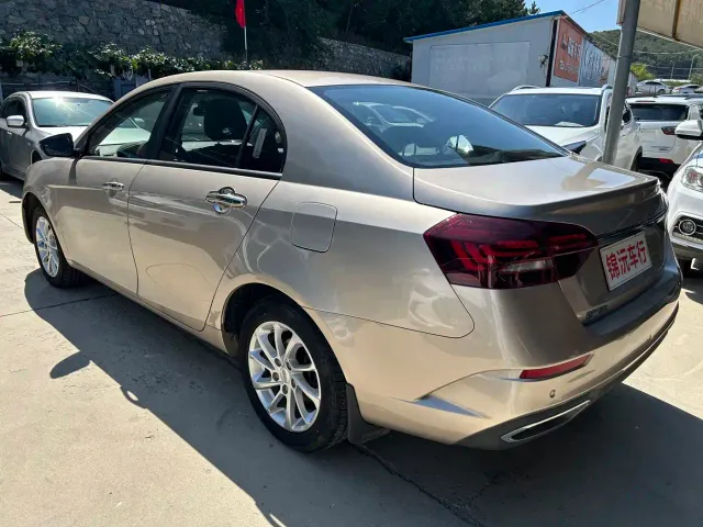 Geely Emgrand — Фото автомобиля 9
