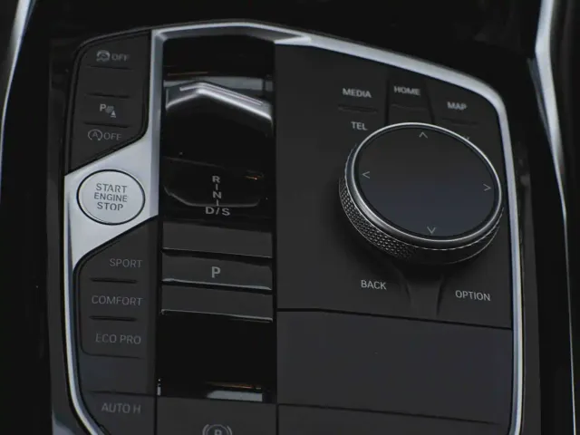BMW 3 Series — Фото автомобиля 9