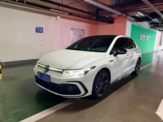 Фотография автомобиля — Volkswagen Golf