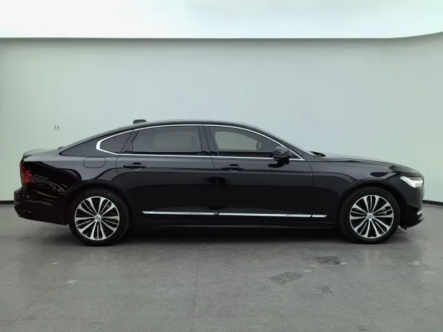 Volvo S90 — Фото автомобиля 10