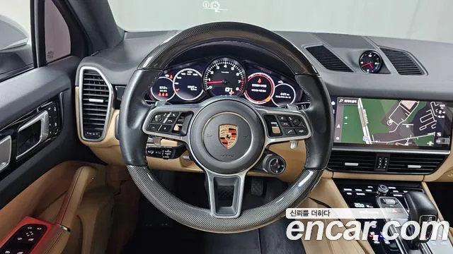 Porsche Cayenne — Фото автомобиля 12
