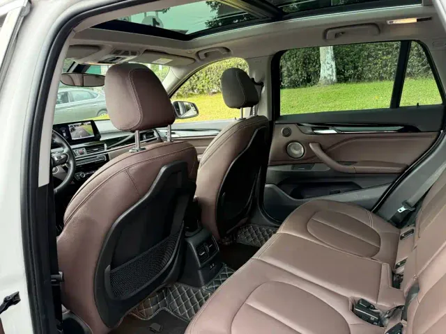BMW X1 — Фото автомобиля 11