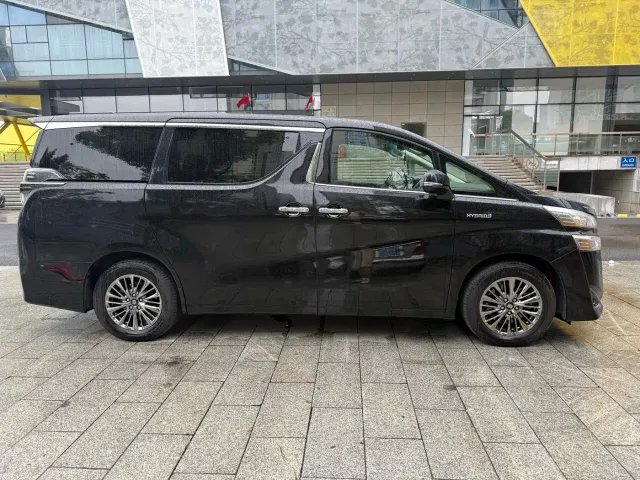 Toyota Vellfire — Фото автомобиля 4
