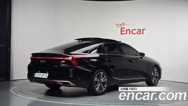 Kia K8 Hybrid — Фото автомобиля 2