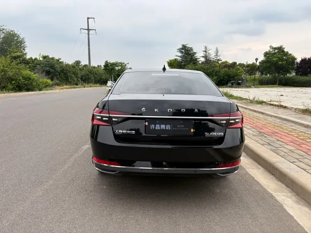 Skoda Superb — Фото автомобиля 7