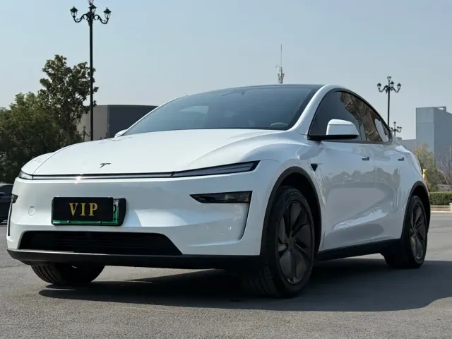Фотография автомобиля — Tesla Model Y