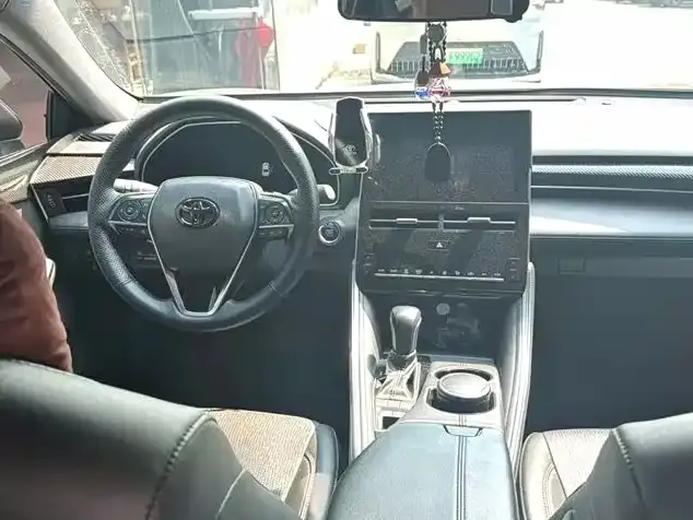 Toyota Avalon — Фото автомобиля 4
