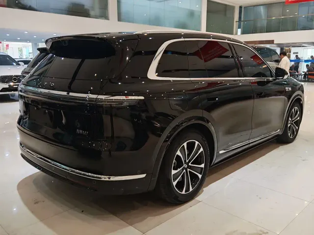 Aito M7 — Фото автомобиля 10