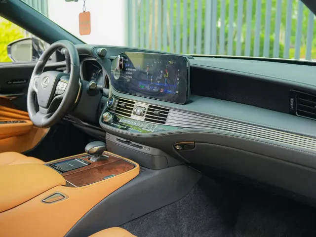 Lexus LS — Фото автомобиля 11