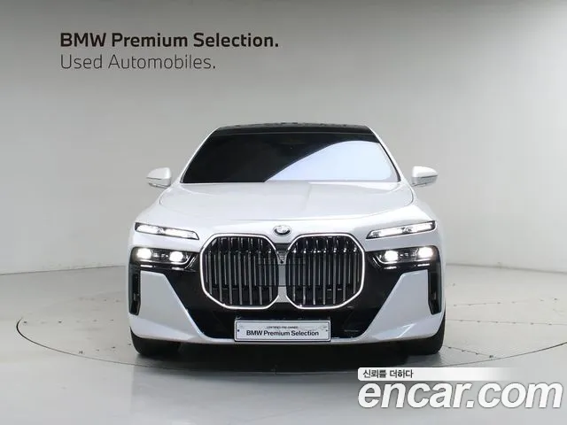 BMW 7-Series 7 серия (G70) 740i xDrive M Sport — Фото автомобиля 2