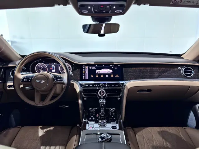 Bentley Flying Spur — Фото автомобиля 30