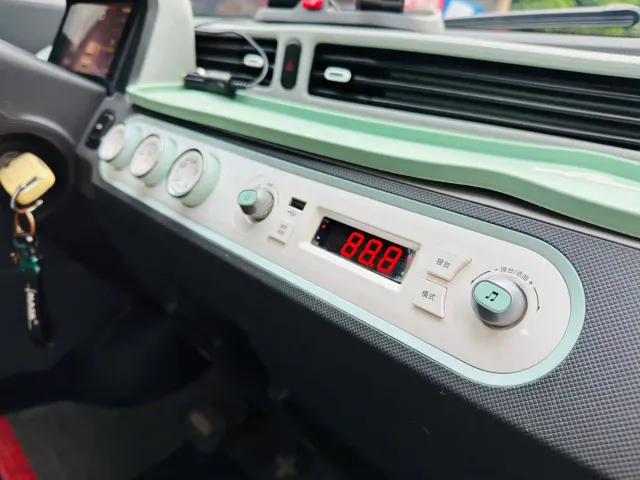 Wuling Hongguang Mini EV — Фото автомобиля 11