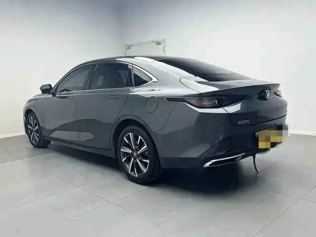 Changan Eado — Фото автомобиля 4