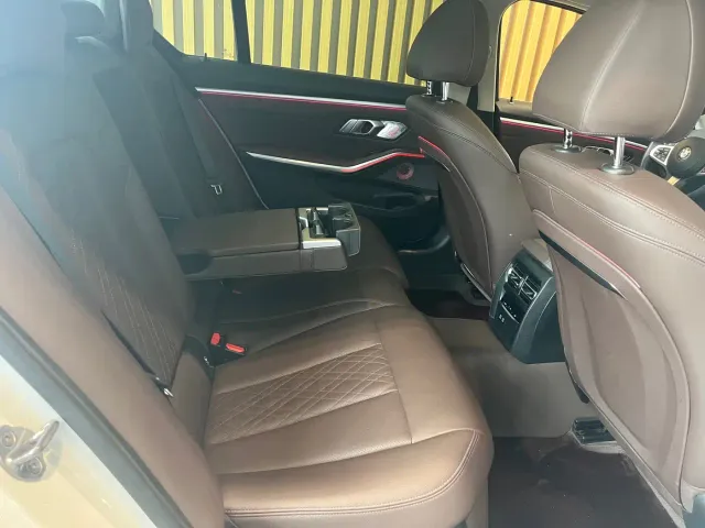 BMW 3 Series — Фото автомобиля 16