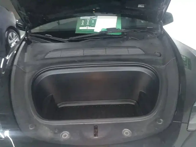 Tesla Model Y — Фото автомобиля 19