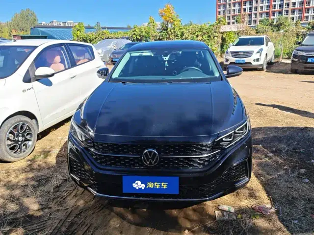 Volkswagen Passat — Фото автомобиля 2