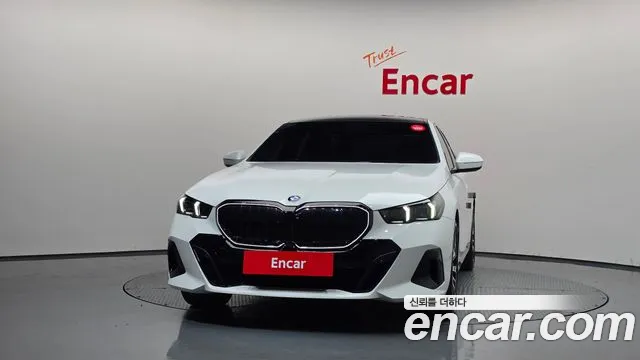 BMW 5 Series G60 — Фото автомобиля 3